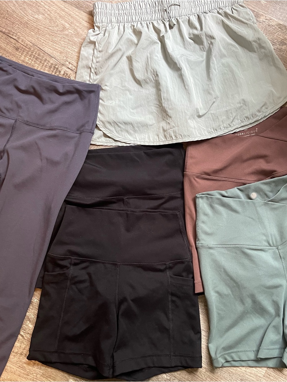 Yogalicious women’s active wear Shorts calris Skirt Bundle size small